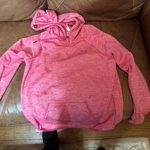 Women’s medium under armor sweatshirt with thumb holes